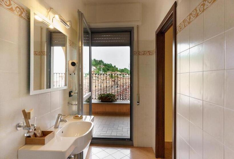 חדר סופריור, Il Grappolo D'oro