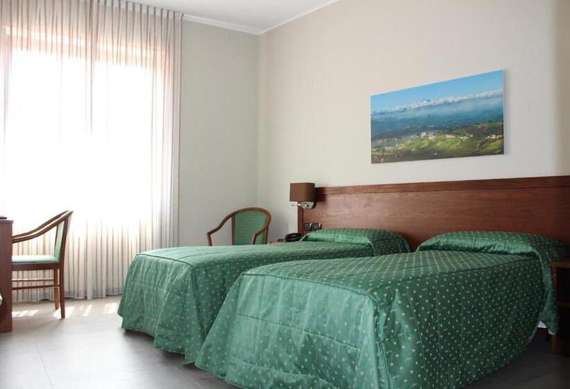 חדר סטנדרט לשלושה, Il Grappolo D'oro