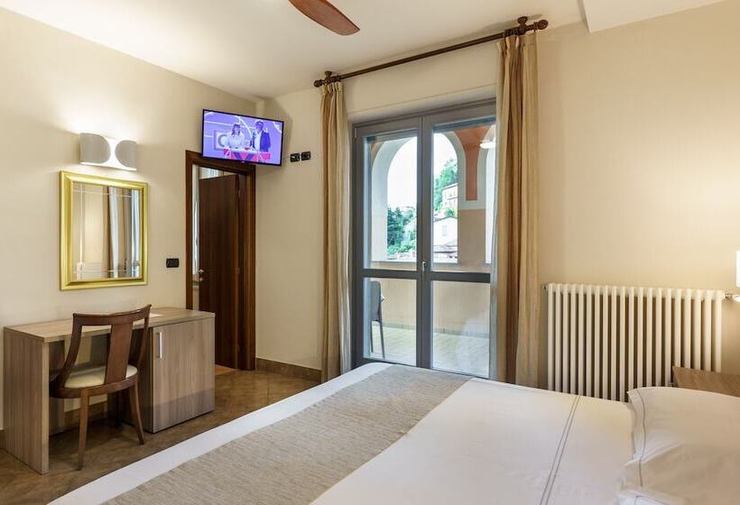 חדר סופריור, Il Grappolo D'oro