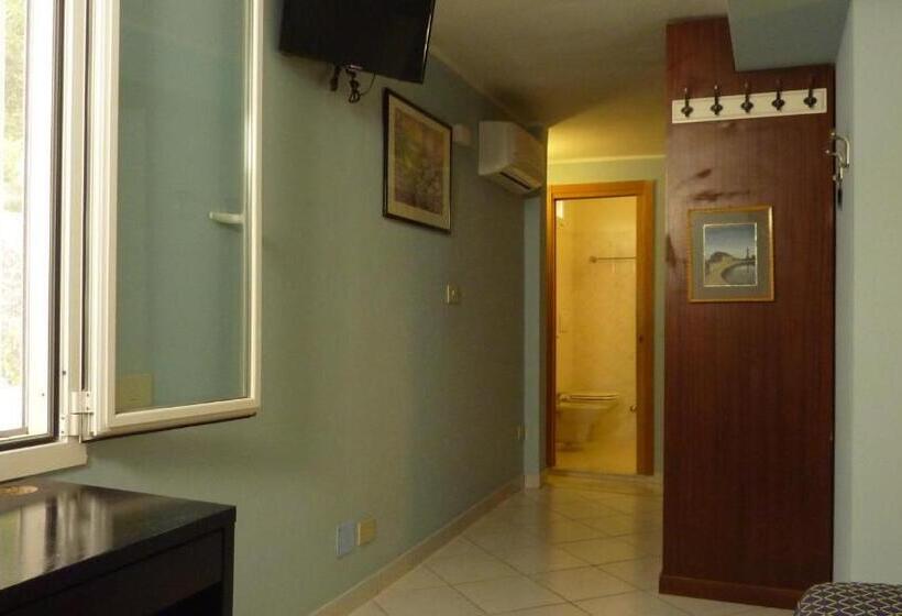 이코노미 룸, La Perla Del Capo