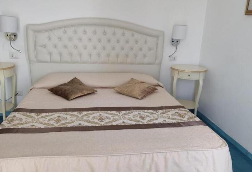 豪华海景房, La Perla