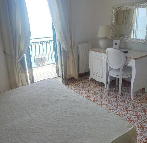 豪华海景房, La Perla