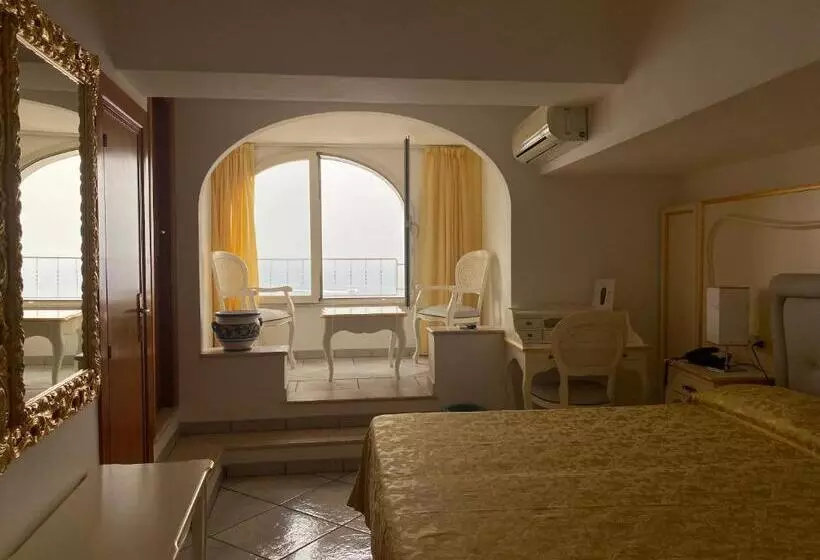 اتاق استاندارد, La Perla