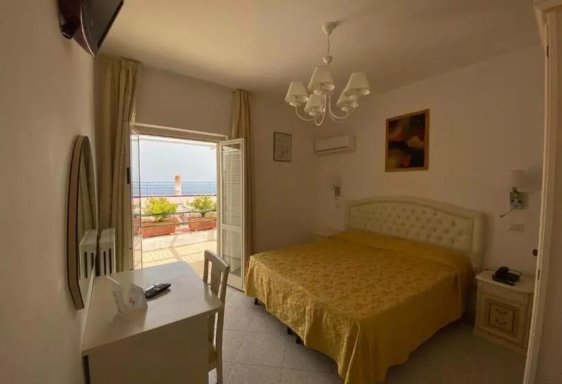 اتاق استاندارد, La Perla