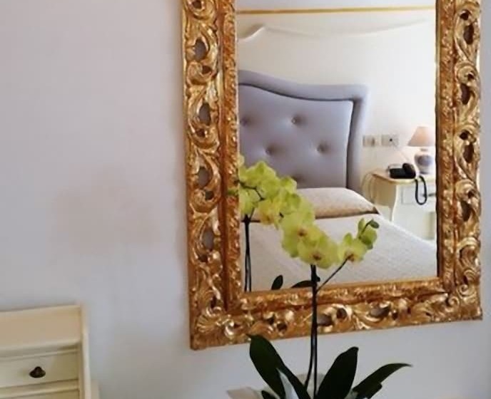 标准单人间, La Perla