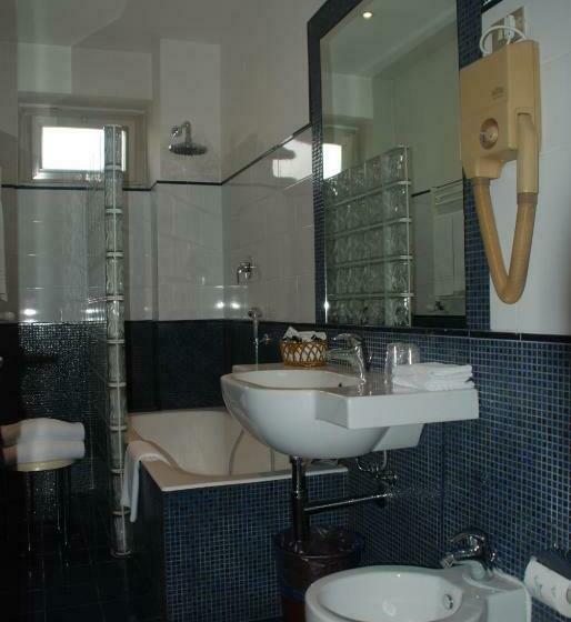 اتاق استاندارد سه نفره, Mennini