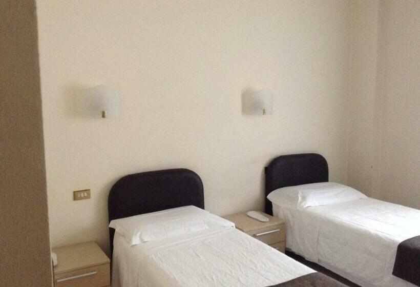 اتاق استاندارد چهار تخته, Mennini