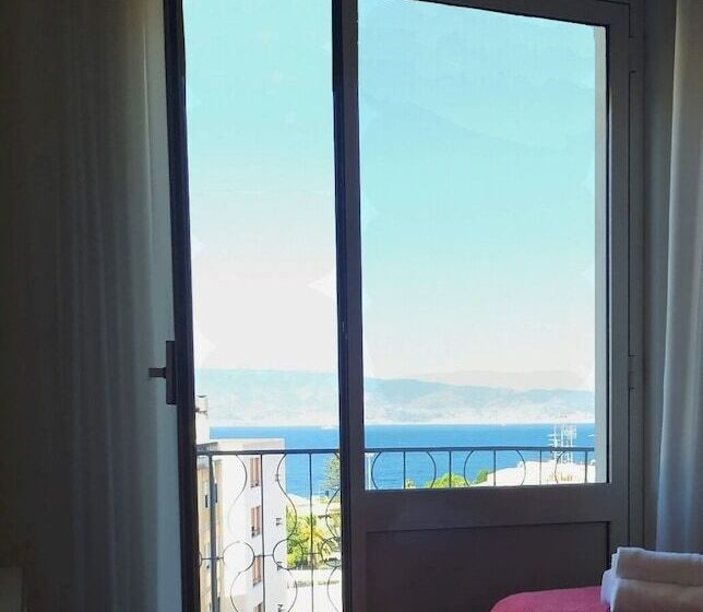 اتاق ساده سه نفره, Palace Masoanri's