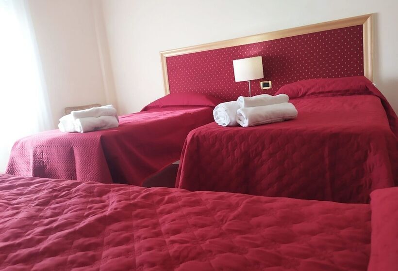 اتاق ساده سه نفره, Palace Masoanri's