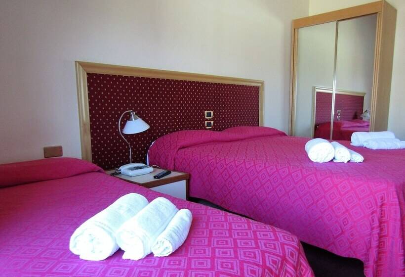 اتاق ساده سه نفره, Palace Masoanri's