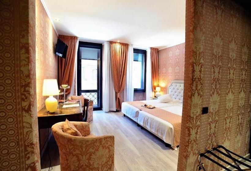 חדר סטנדרט, Pierre Milano