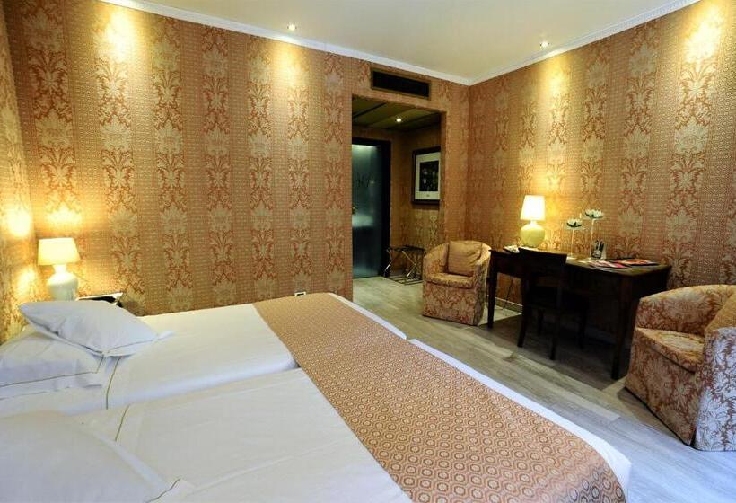 חדר סטנדרט, Pierre Milano