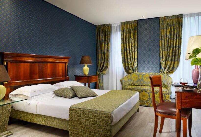 חדר דלוקס, Pierre Milano