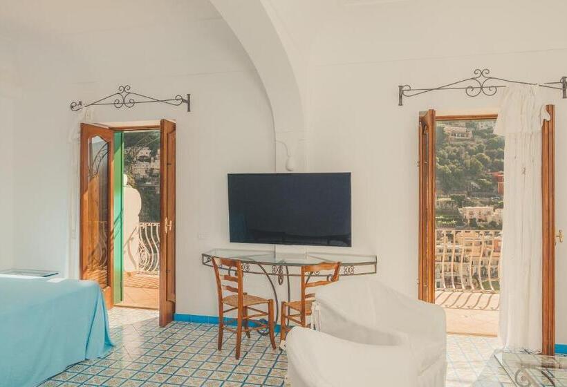 デラックスジュニアスイート, Poseidon