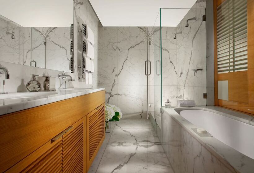 חדר אקזקיוטיב, Bio Hotel Raphael   Relais & Châteaux