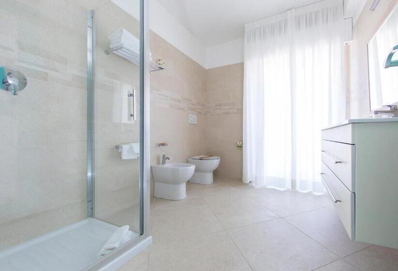 オーシャンビュージュニアスイート, Numana Palace