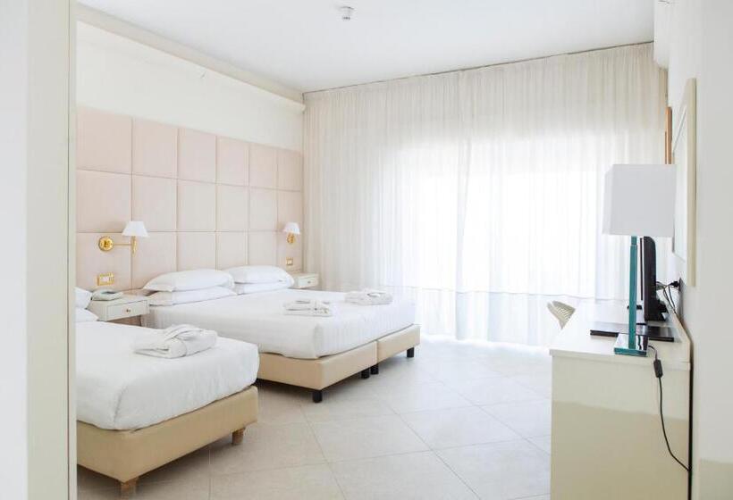 オーシャンビュージュニアスイート, Numana Palace