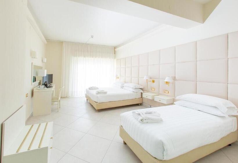 オーシャンビュージュニアスイート, Numana Palace