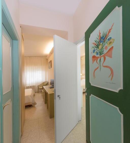 1ベッドルームアパートメントをつなぐ, Numana Palace