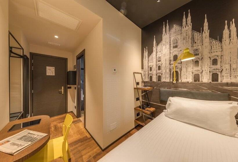 标准单人间, Roxy