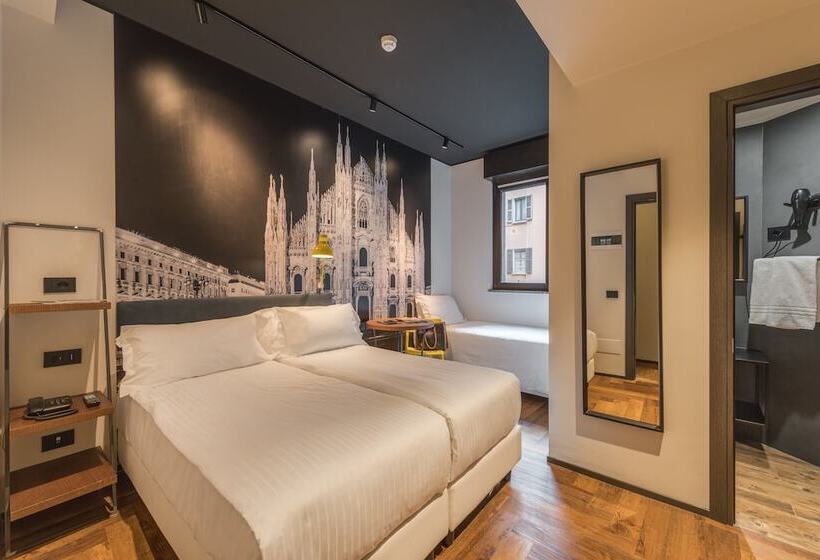 标准三人间, Roxy