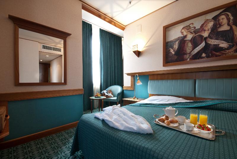 اتاق سوپریور, Sangallo Palace