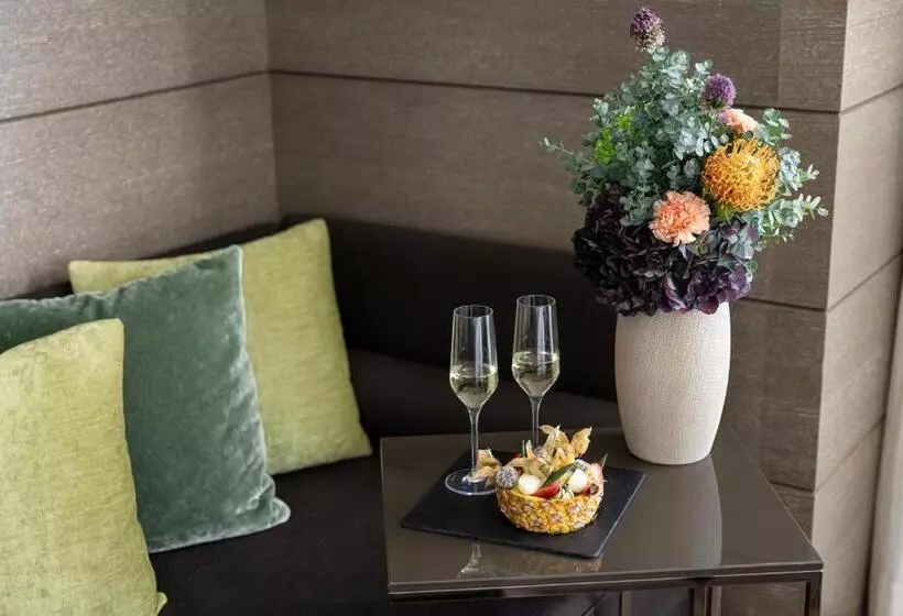 سوییت جونیور, Starhotels Echo
