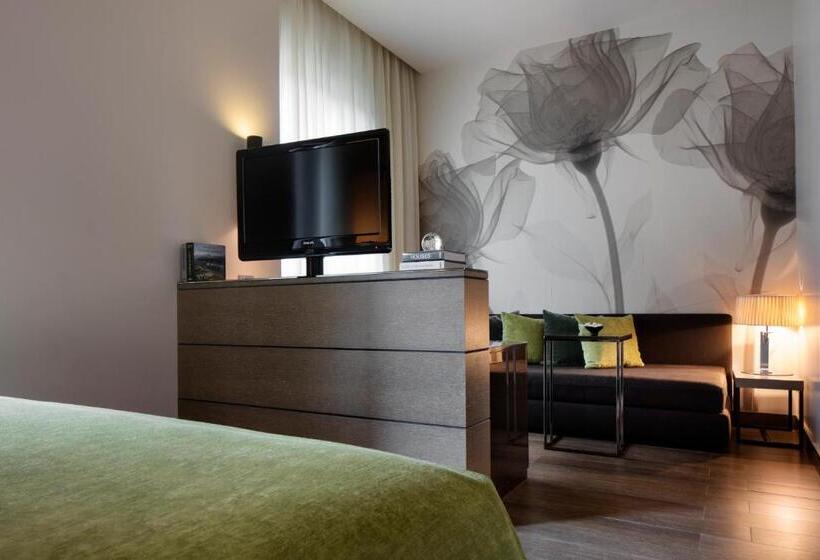 سوییت جونیور, Starhotels Echo