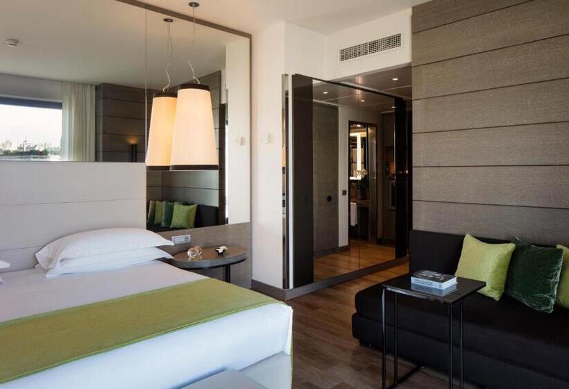 سوییت جونیور, Starhotels Echo