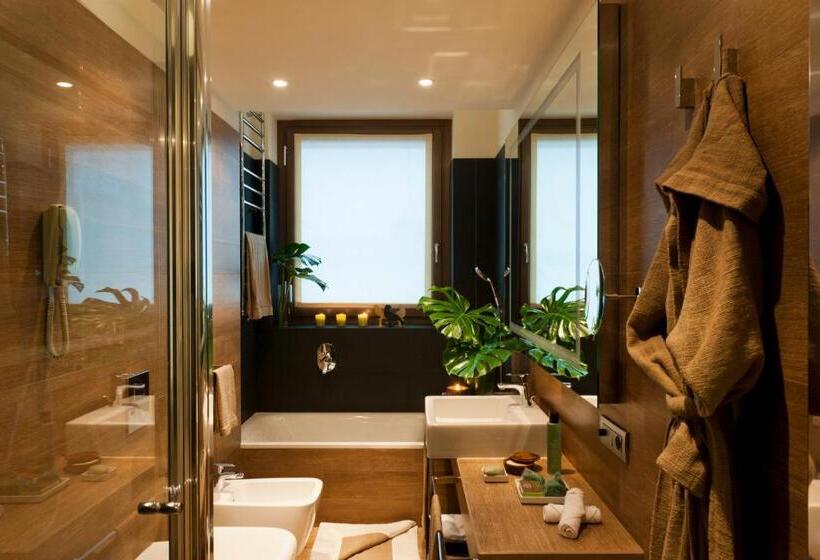 سوییت, Starhotels Echo