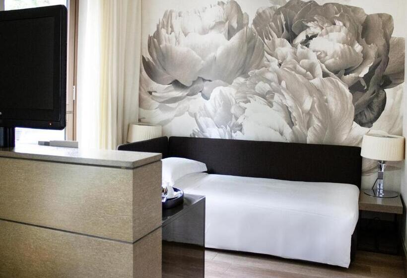 اتاق استاندارد سه نفره, Starhotels Echo