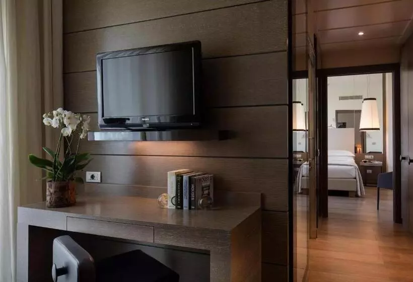 آپارتمان یک خوابه با دری مشترک که هال را جدا می کند., Starhotels Echo