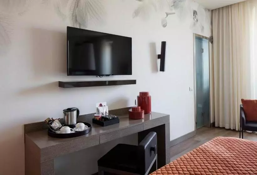 آپارتمان یک خوابه با دری مشترک که هال را جدا می کند., Starhotels Echo