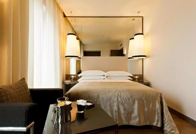 اتاق لوکس با چشم‌انداز, Starhotels Echo