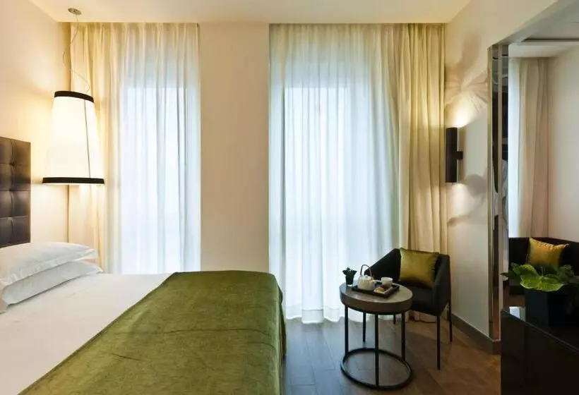اتاق لوکس با چشم‌انداز, Starhotels Echo