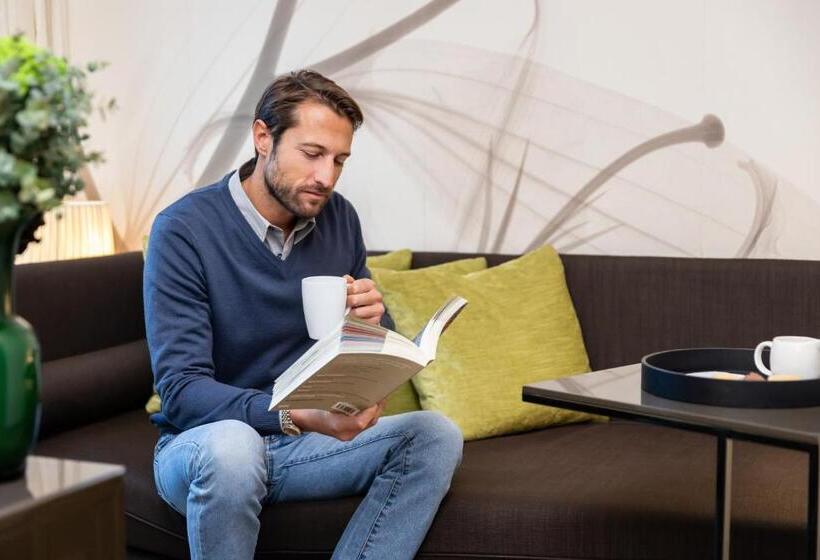 سوئیت جونیور با چشمانداز, Starhotels Echo