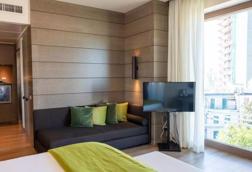 سوئیت جونیور با چشم‌انداز, Starhotels Echo