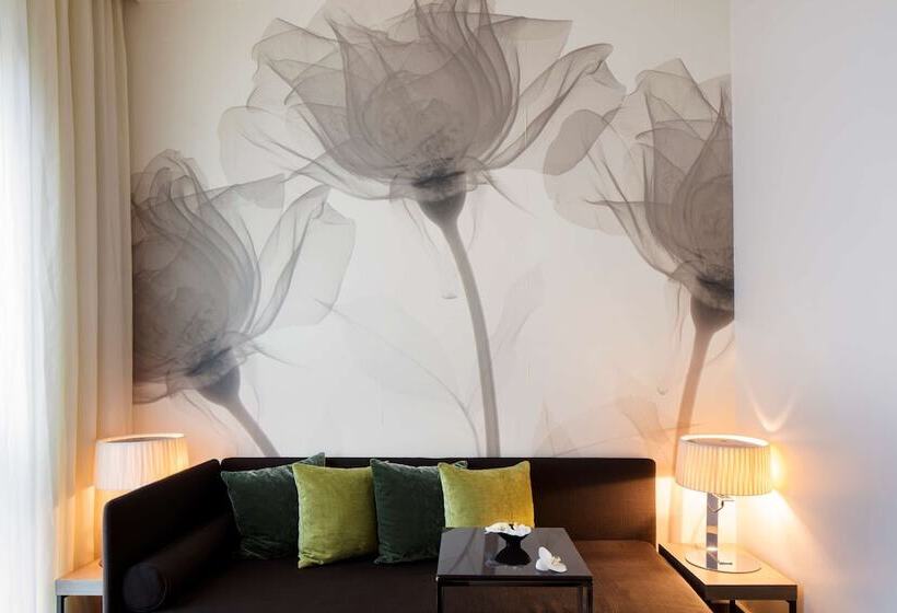 سوییت جونیور, Starhotels Echo