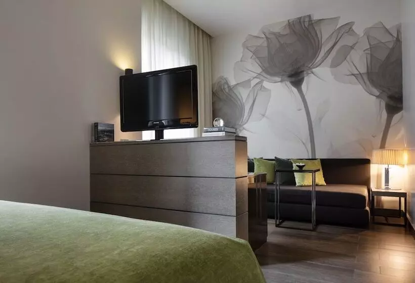 سوییت جونیور, Starhotels Echo