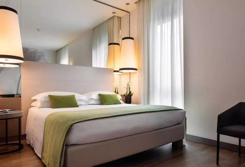 سوییت جونیور, Starhotels Echo
