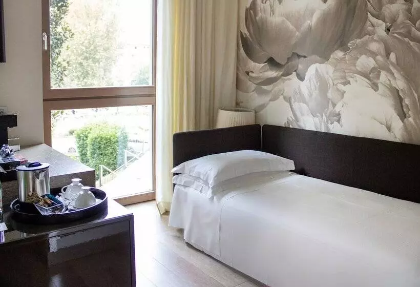 اتاق استاندارد سه نفره, Starhotels Echo