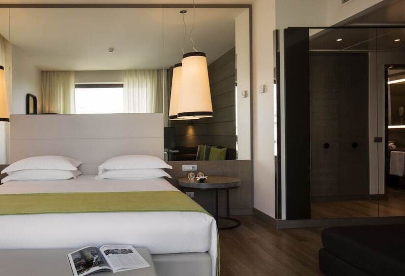 اتاق استاندارد سه نفره, Starhotels Echo