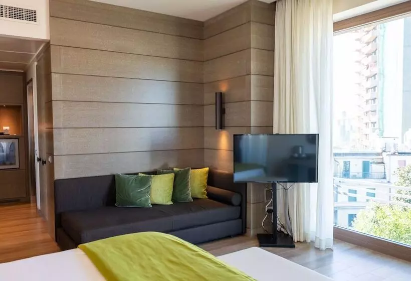 سوئیت جونیور با چشم‌انداز, Starhotels Echo