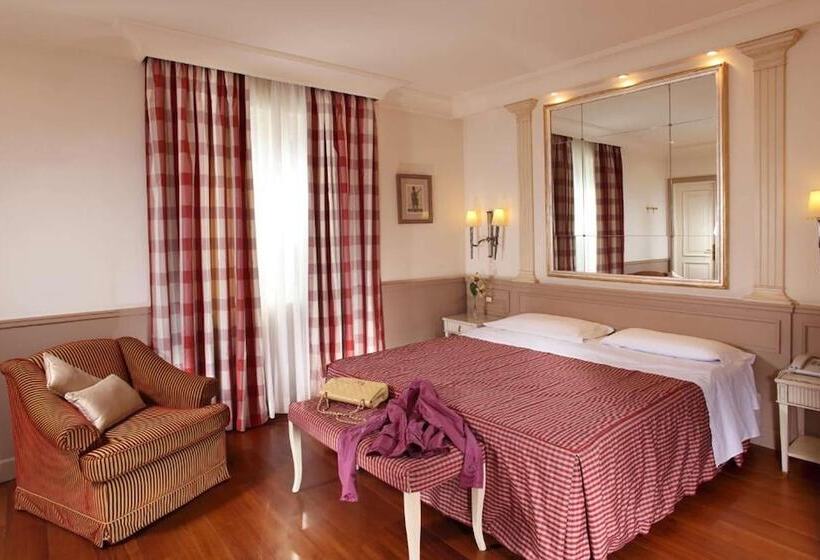 اتاق استاندارد سه نفره, Villa Glori