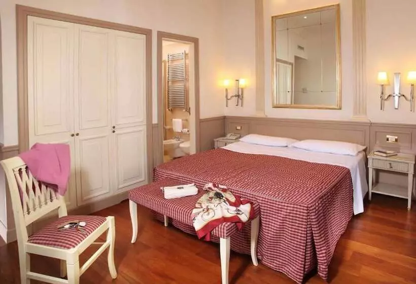اتاق استاندارد سه نفره, Villa Glori