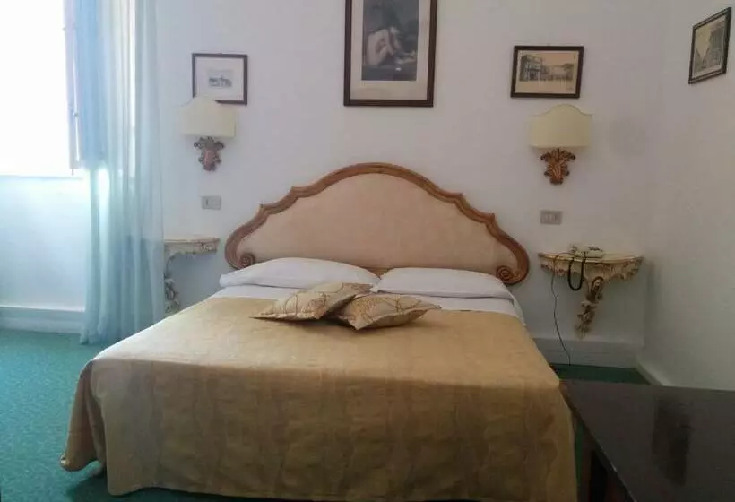 اتاق استاندارد سه نفره, Villa Kinzica