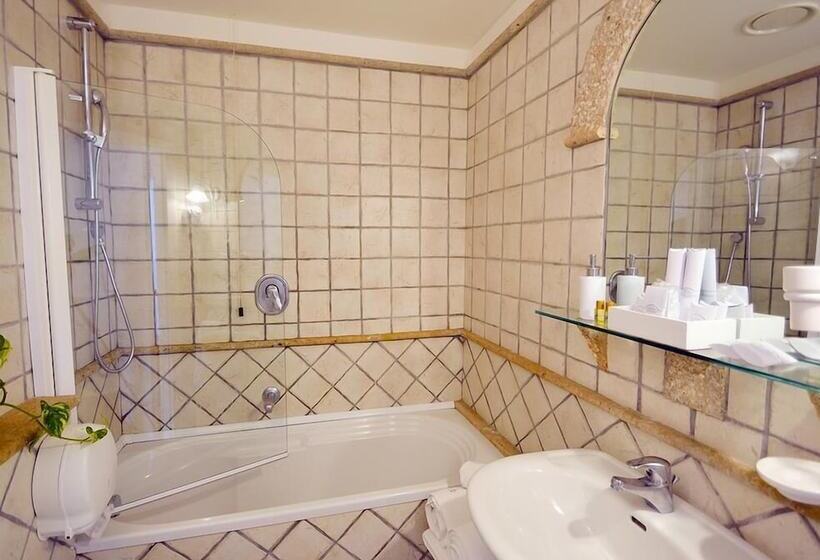 家庭间, Villa Romana Hotel & Spa