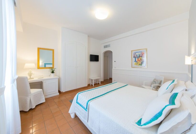 舒适三人间, Villa Romana Hotel & Spa