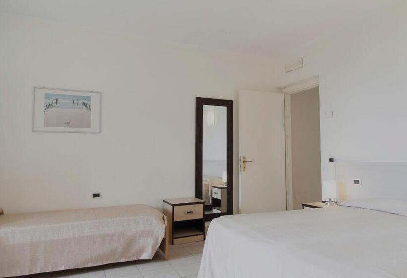 غرفة قياسية ثلاثية, Residence Hotel Villa Mare