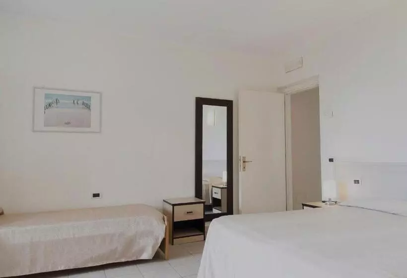 اتاق استاندارد سه نفره, Residence Hotel Villa Mare